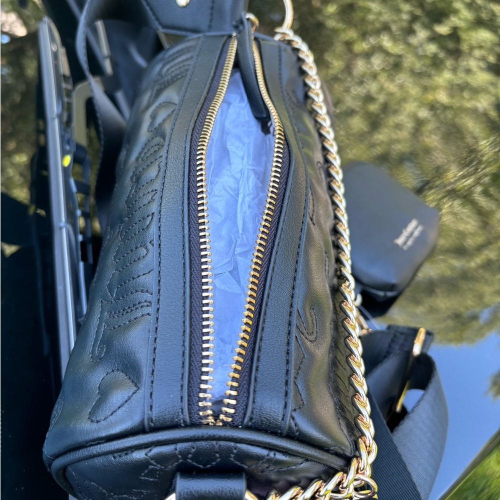Juicy Couture Black Crossbody Bag with Gold Chain - Picture 4 of 7